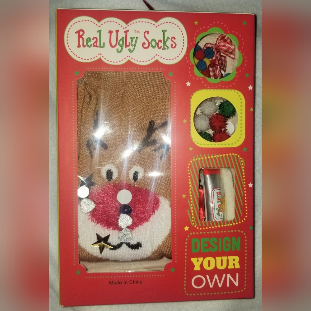 NWOT REALUGLY DIY CHRISTMAS SOCKS 9-11
